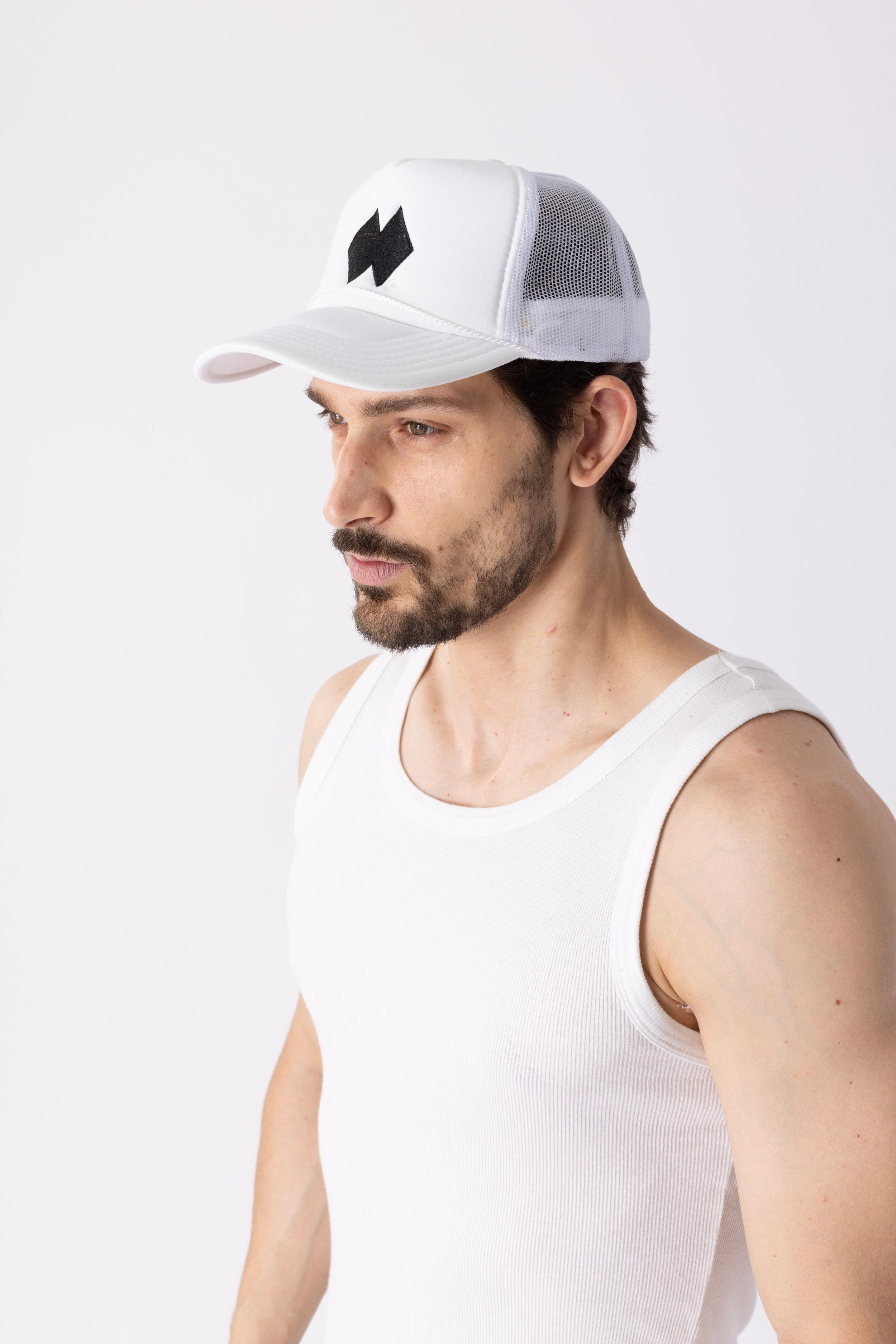 Double Diamond hat in white