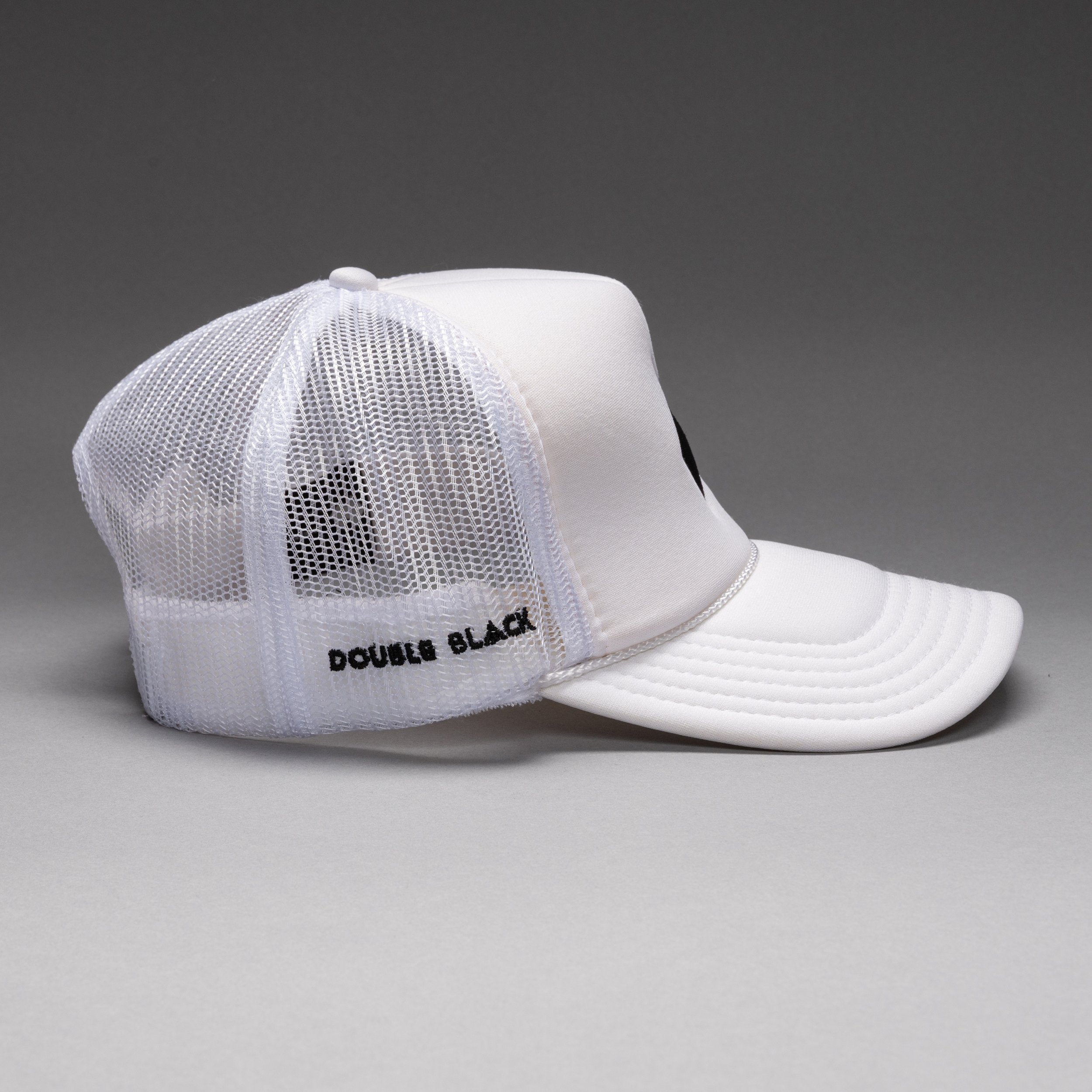 Double Diamond hat in white